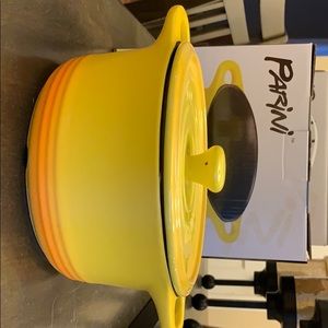 NIB 1.5 QT casserole dish